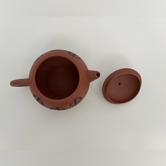 HANDMADE CHINESE RED- PURPLE CLAY YIXING ZISHA TEAPOT - Picture 7 of 10
